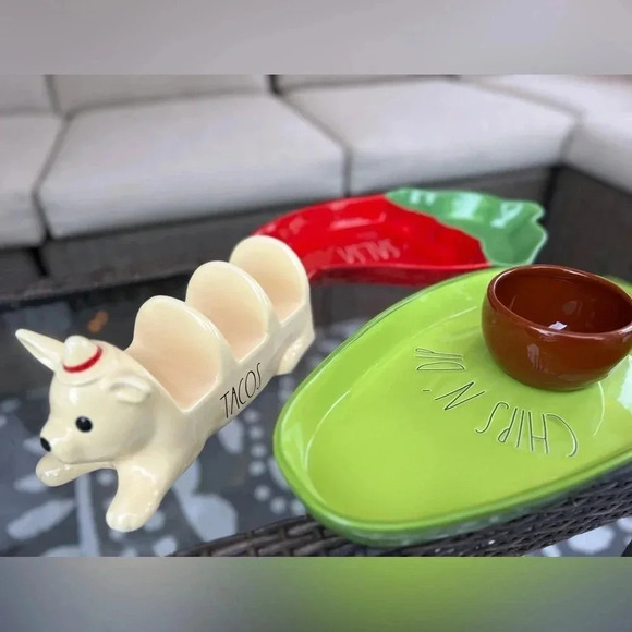 NEW Rae Dunn TACO Stand/Holder adorable ceramic Chihuahua with cute sombrero - Picture 11 of 12